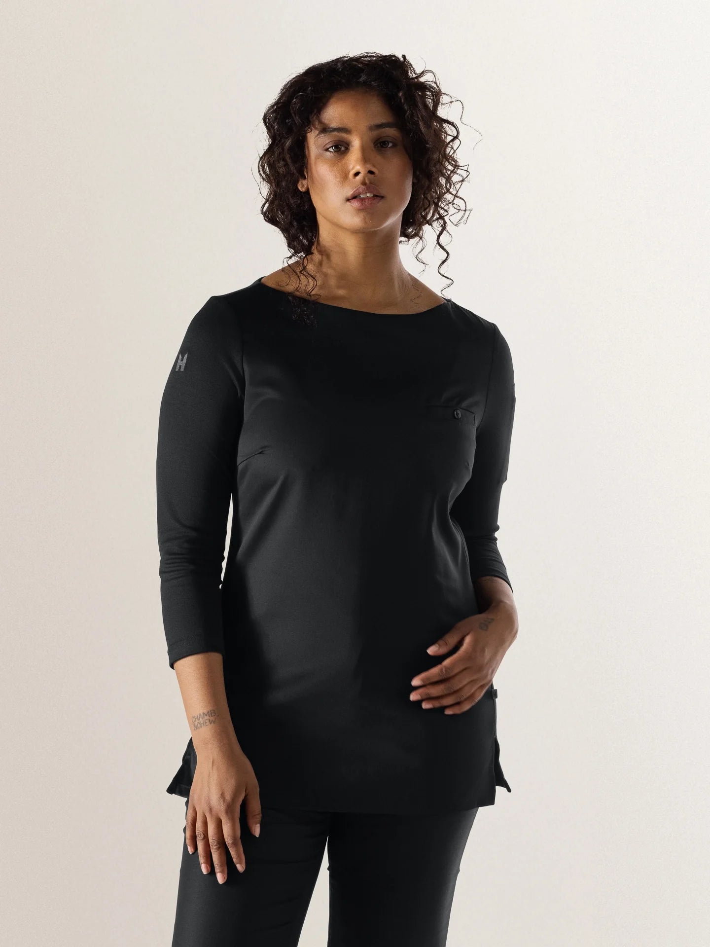 Le Evy Black