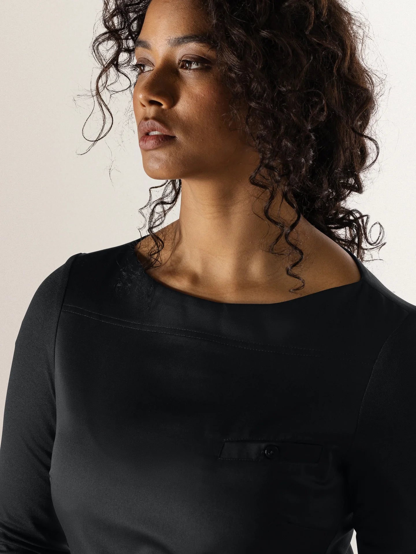 Le Evy Black