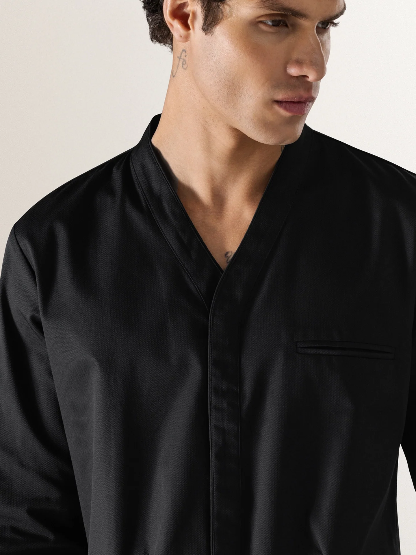 Le Andreas Black