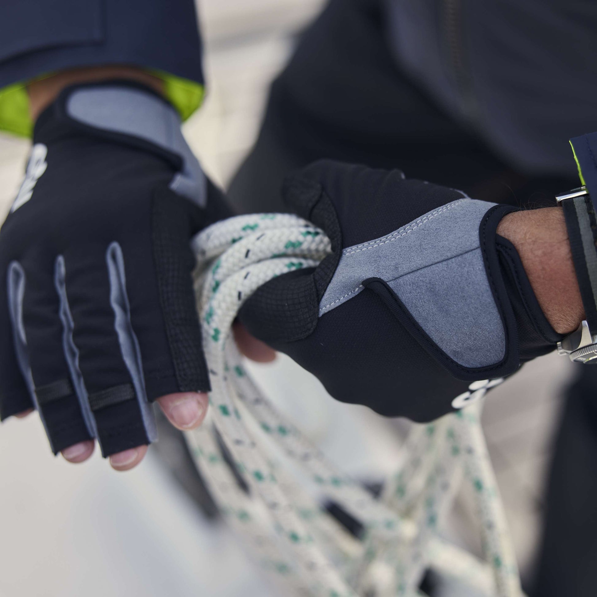 Gill Deckhand Short-Finger Sailing Gloves