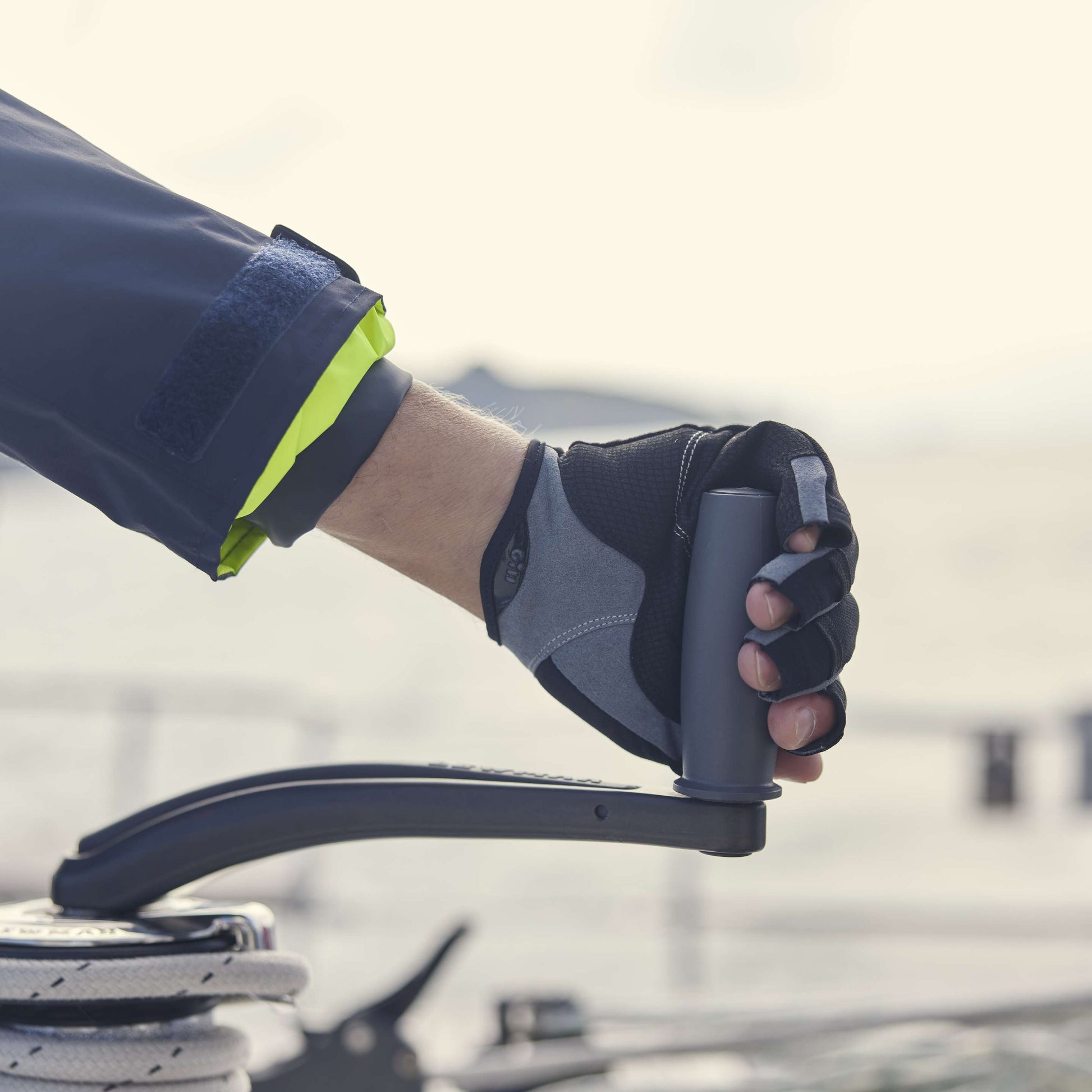 Gill Deckhand Short-Finger Sailing Gloves
