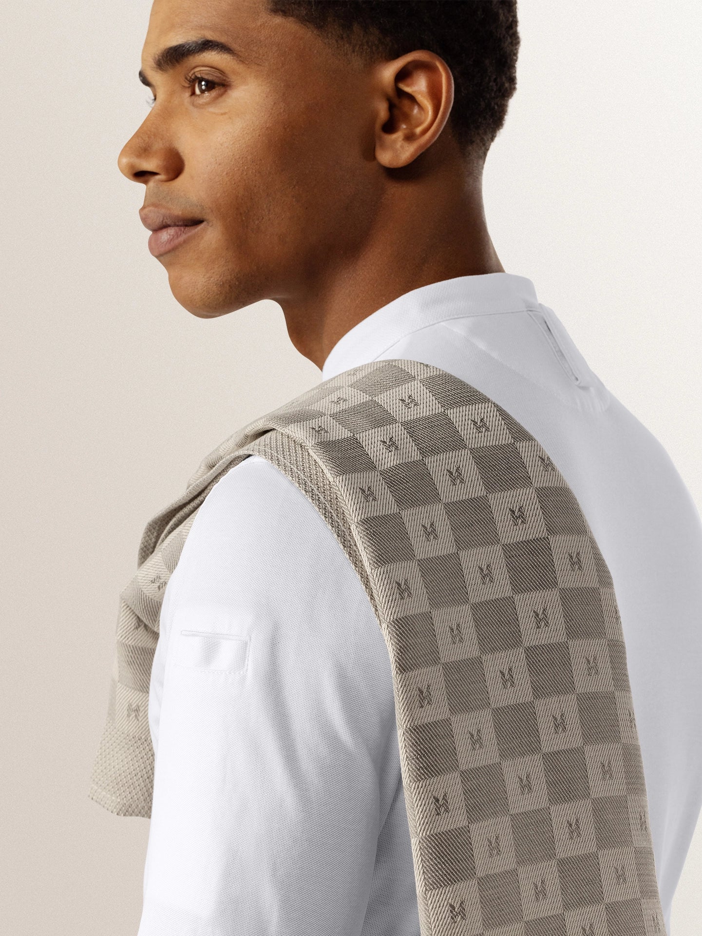 Le LNC Warm Grey