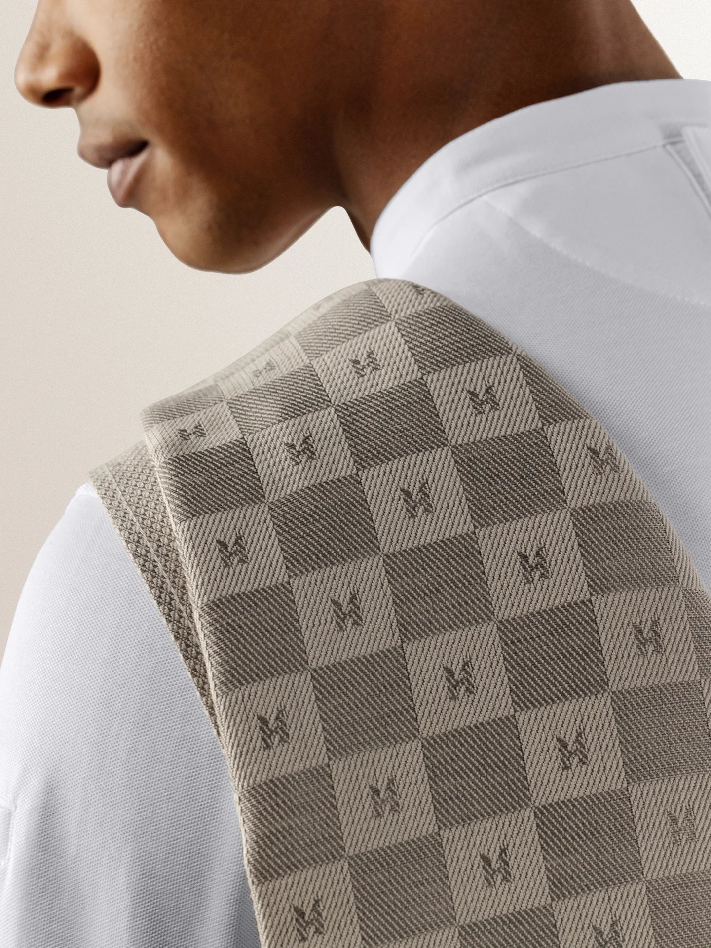 Le LNC Warm Grey