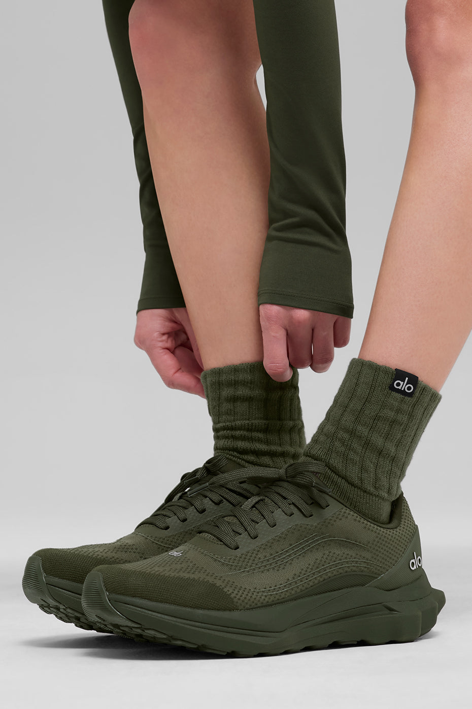 Alo Unisex Half-Crew Scrunch Sock