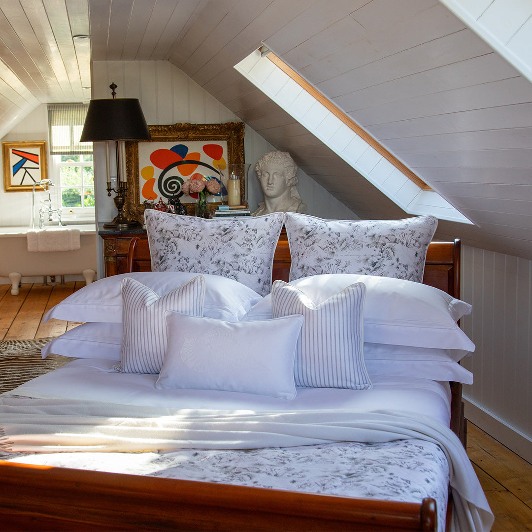 Heirlooms Warm Harbour Bed Runner in Shell White